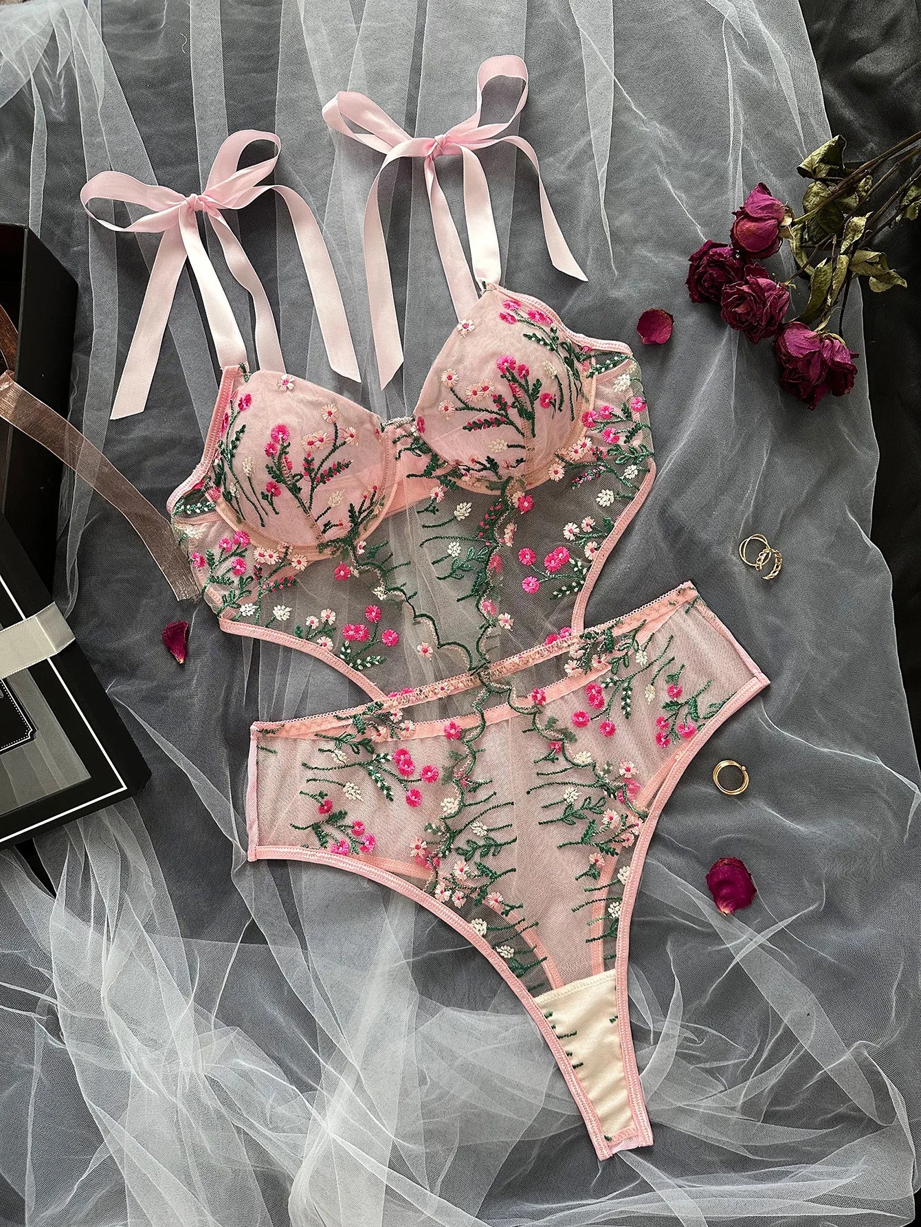 omen’s Sexy Bra & Panties Set Lingerie Thong Set